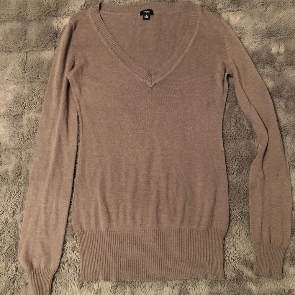 Lightweight sweater